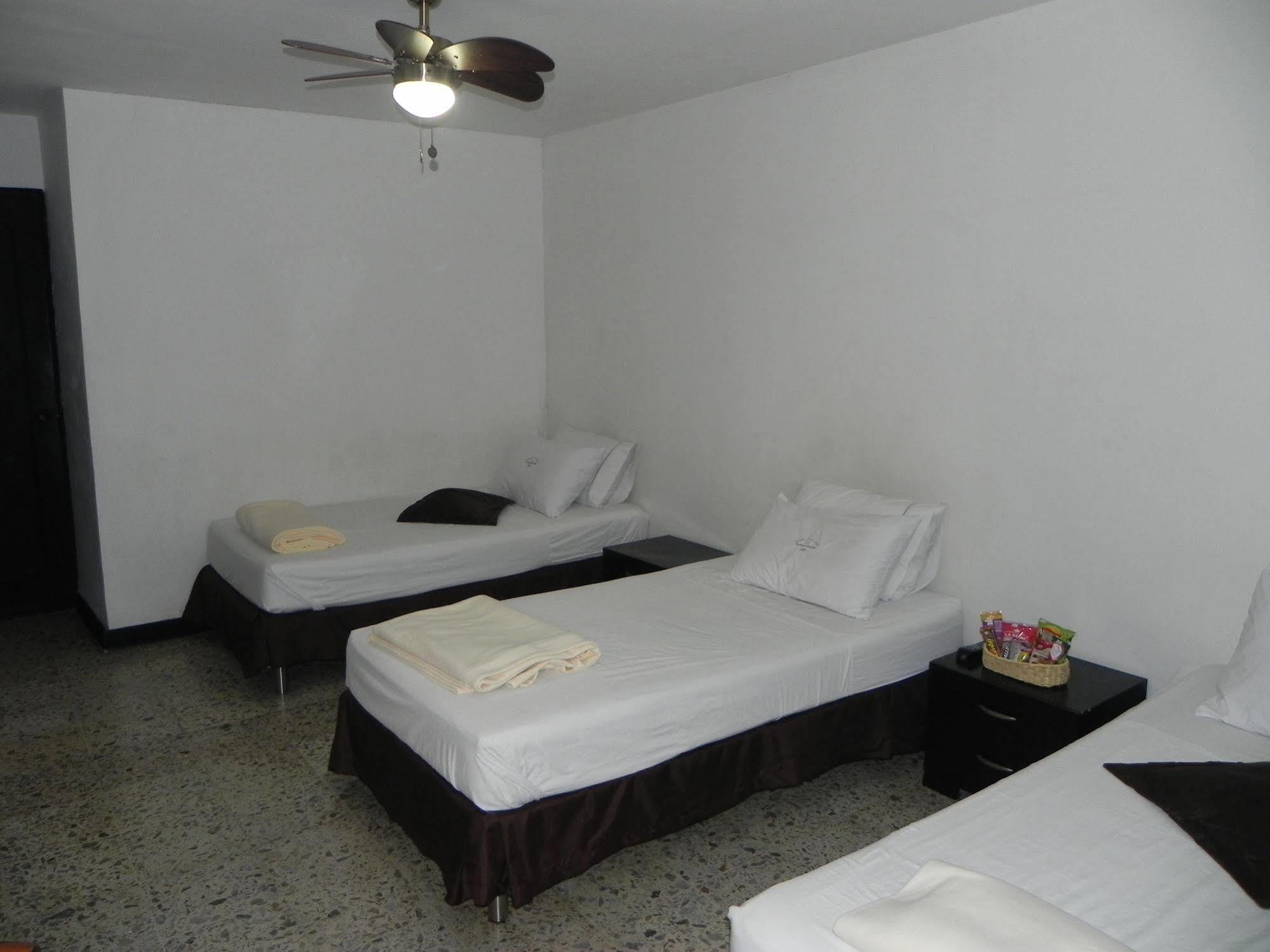 Hostal Tamarindo Inn Medellín Eksteriør billede