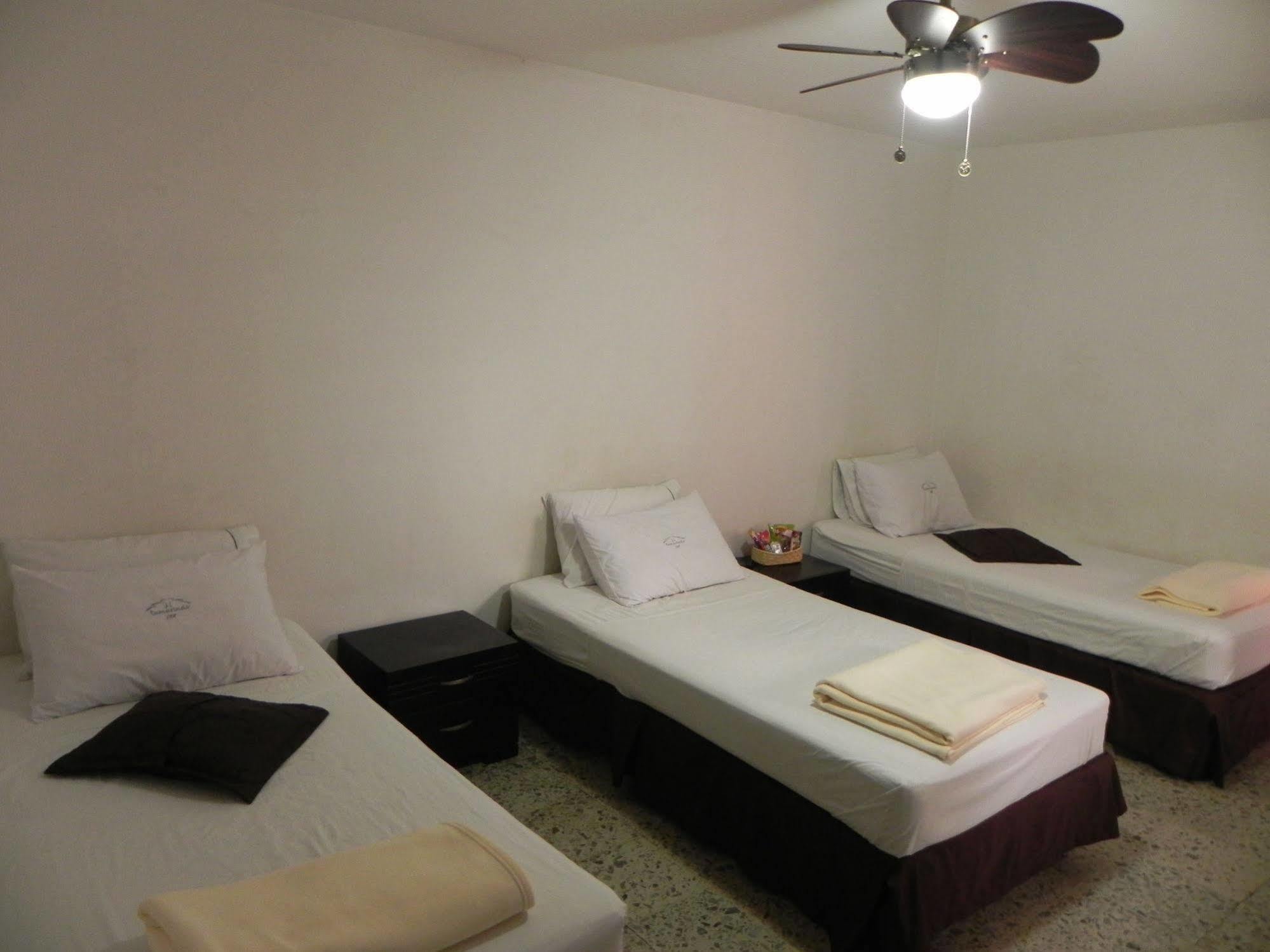 Hostal Tamarindo Inn Medellín Eksteriør billede