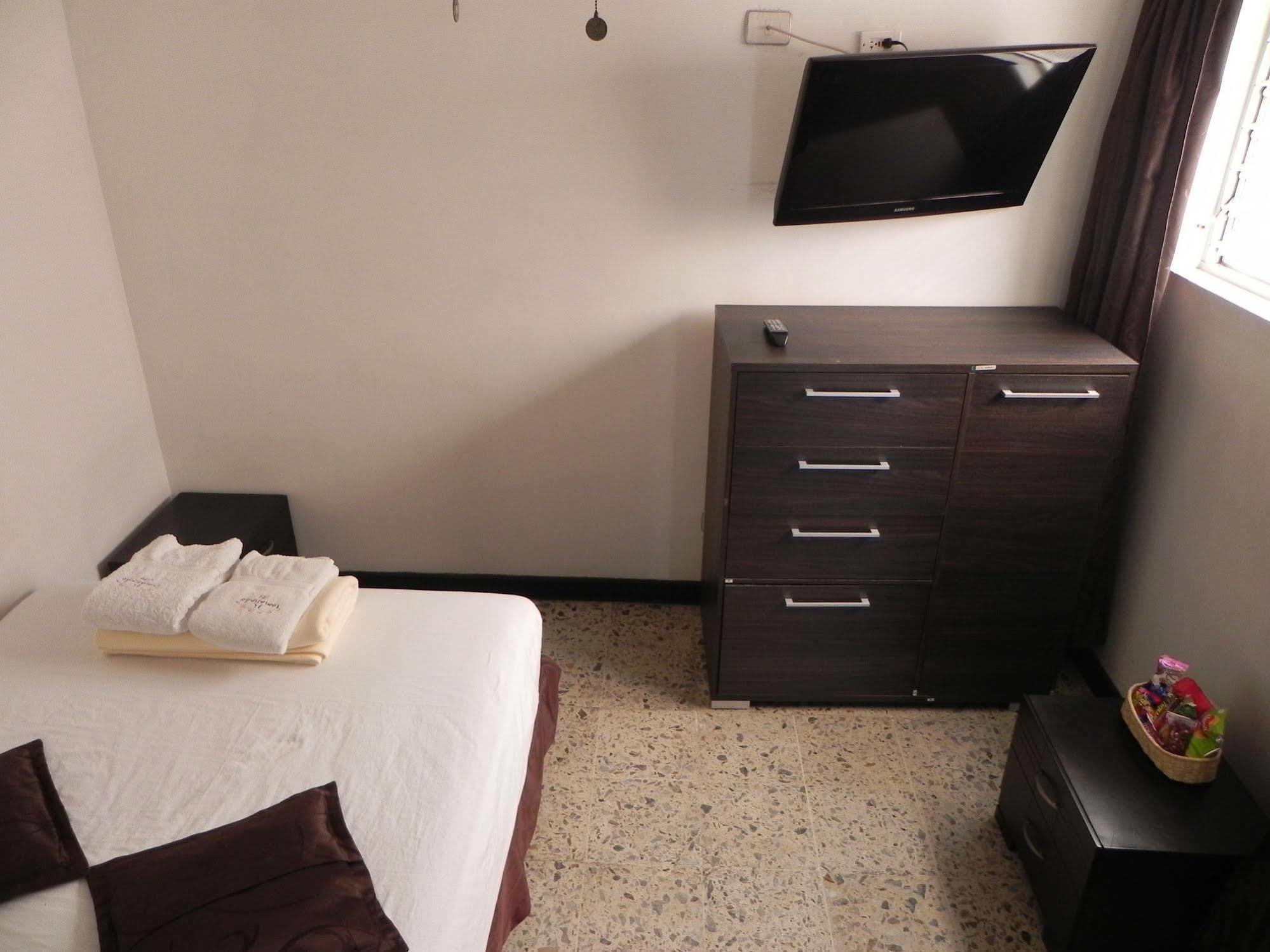 Hostal Tamarindo Inn Medellín Eksteriør billede